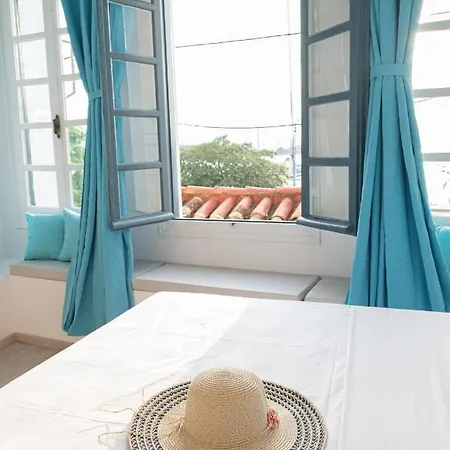 Apartment The White Rose Poros Town